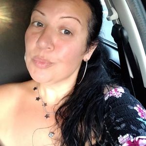 Meet your Posher, Elenor